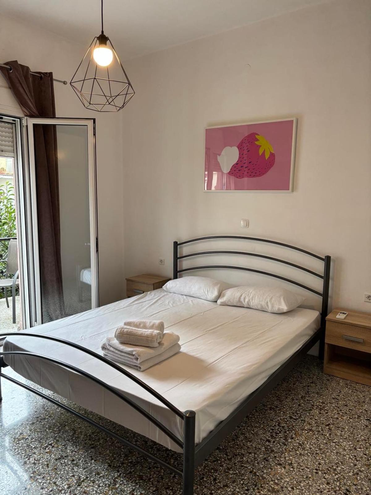 Sunchaser Apartments อีกูเมนิทซา ภายนอก รูปภาพ